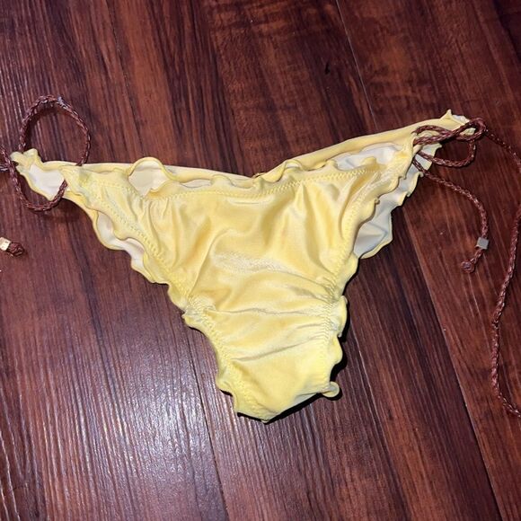 Vix Yellow Bottoms - Scrunch Bottoms - Size Medium - Brown Leather Ties - Picture 1 of 5